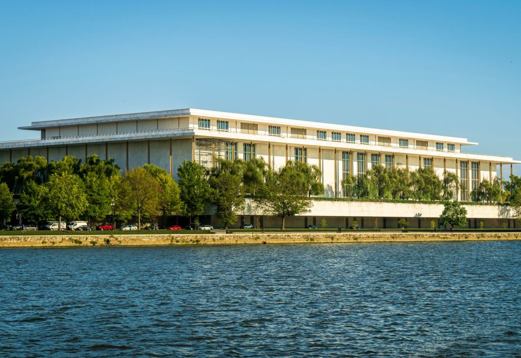 Trump Kennedy Center closure